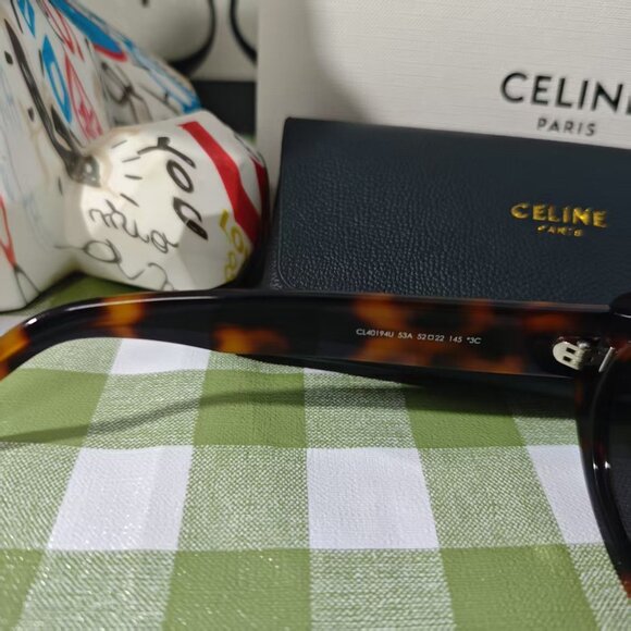Women's Celine sunglasses tortoise shell color - Picture 6 of 6